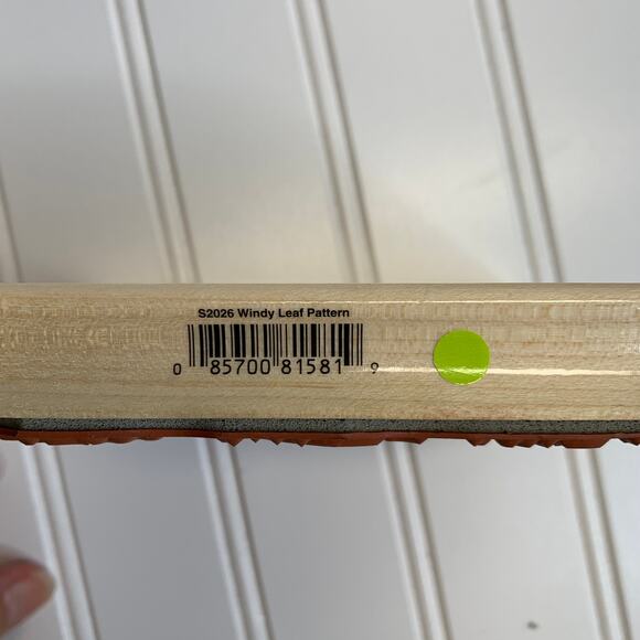 Hero Arts Windy Leaf Pattern Background Stamp nearly 4" x 3.75" - Picture 3 of 4